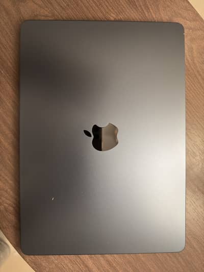 MacBook Air M2 8/256gb