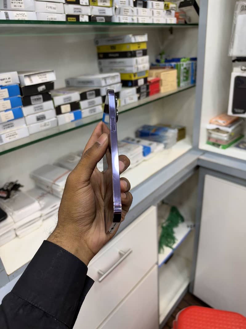 iPhone 14 Pro Max 4