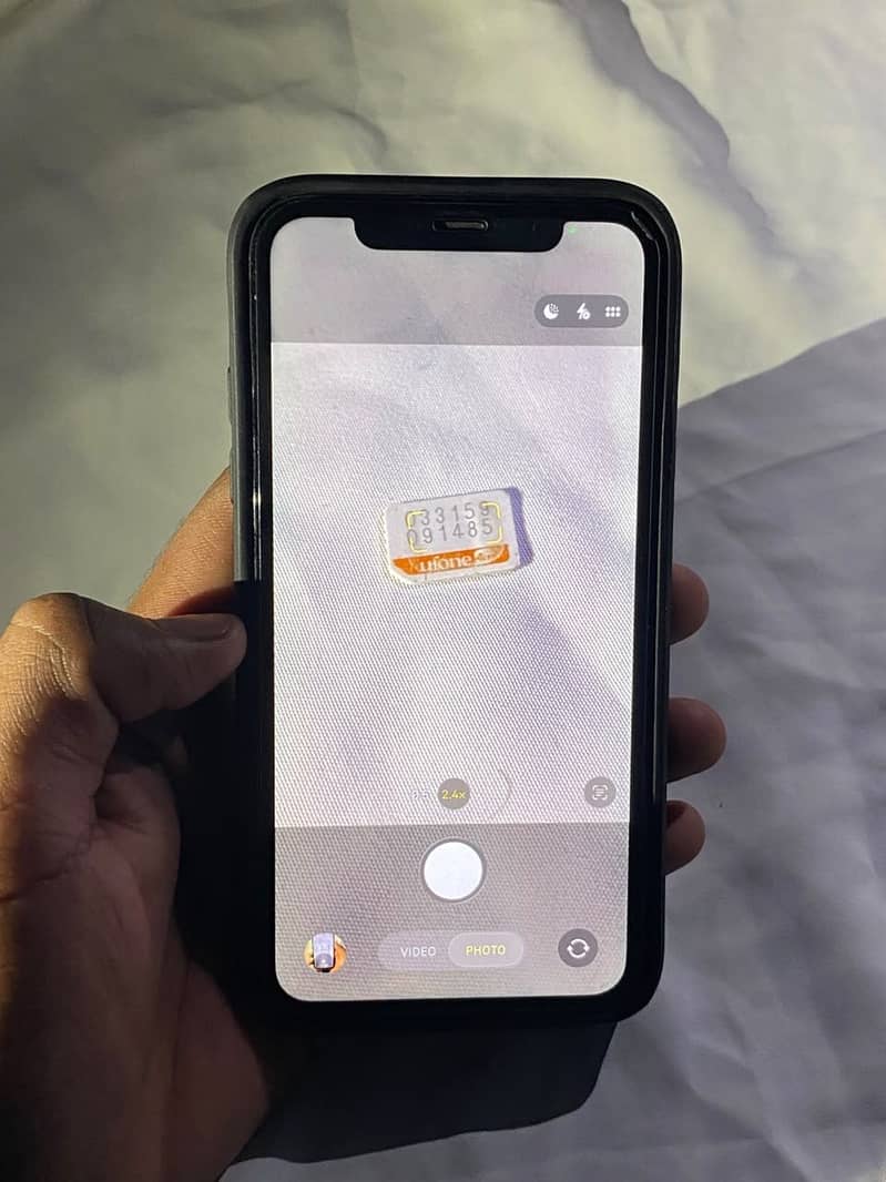 Apple iPhone 11 4