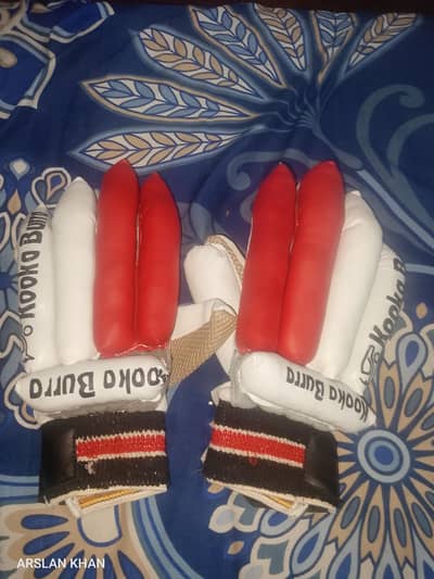 KOOKA BURRA BATTING GLOVES FOR SALE NEW CONDITION COMFORTABLE GLOVES