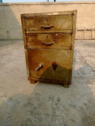locker
