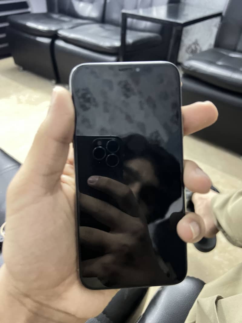 Apple iPhone XS 0