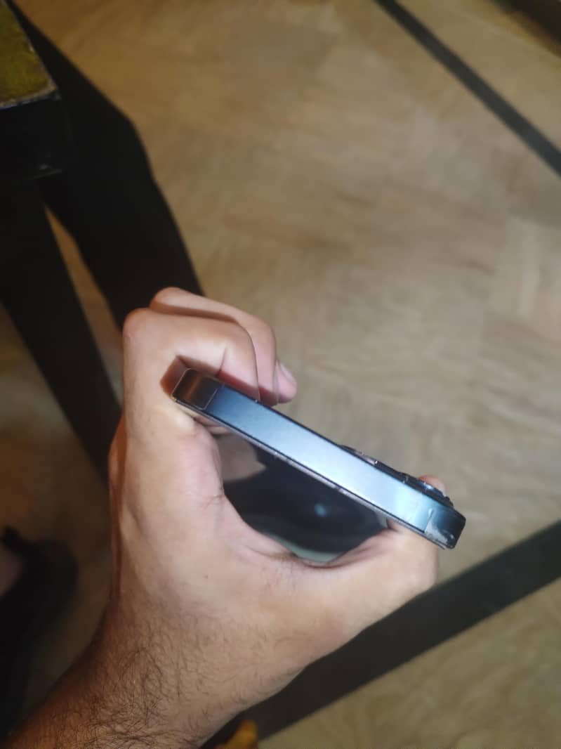 Apple iPhone 13 3