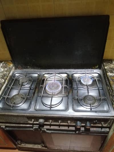 Canon cooking range with 5 stoves and 2 gas oven