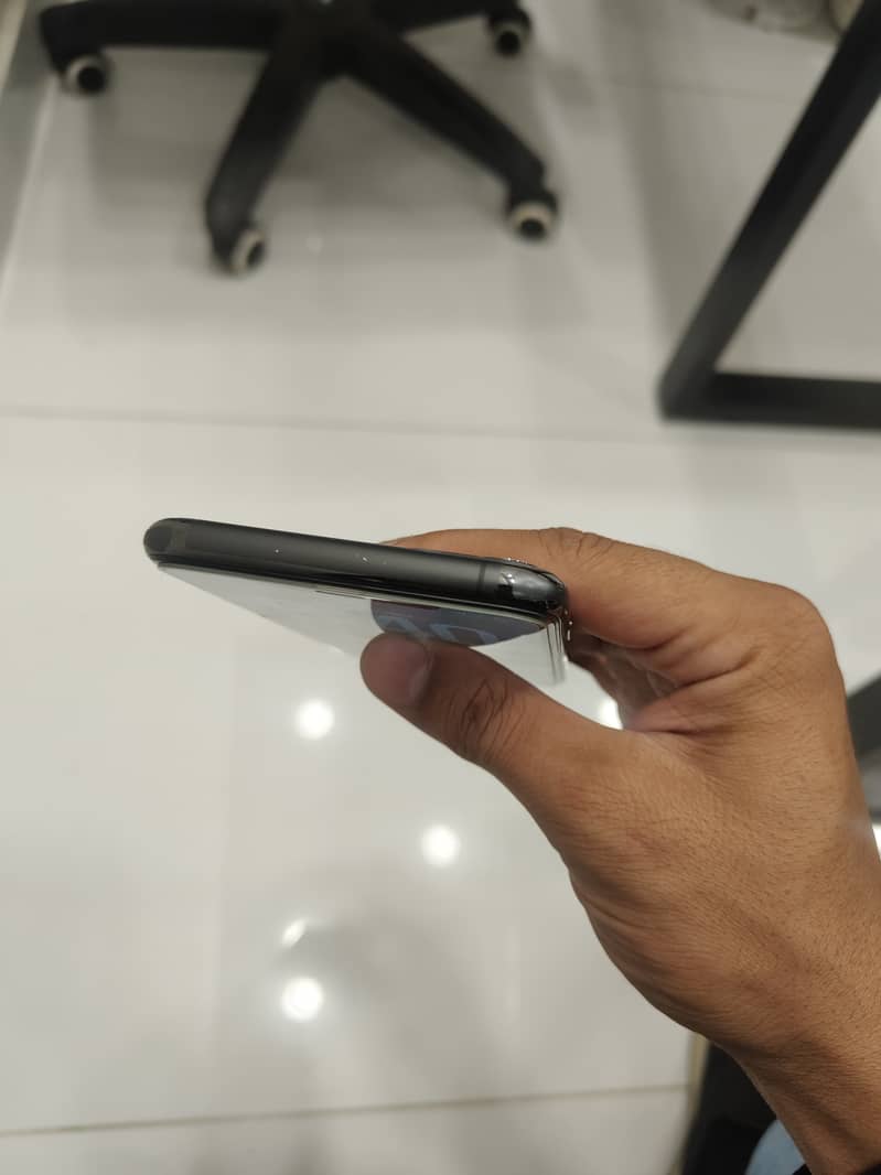 Apple iPhone 11 Pro Max 5