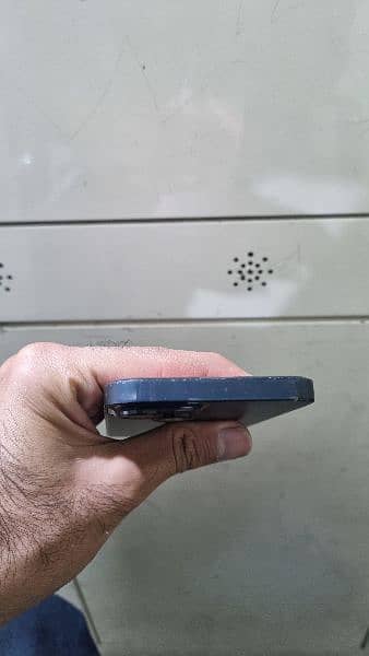 Iphone 13 4