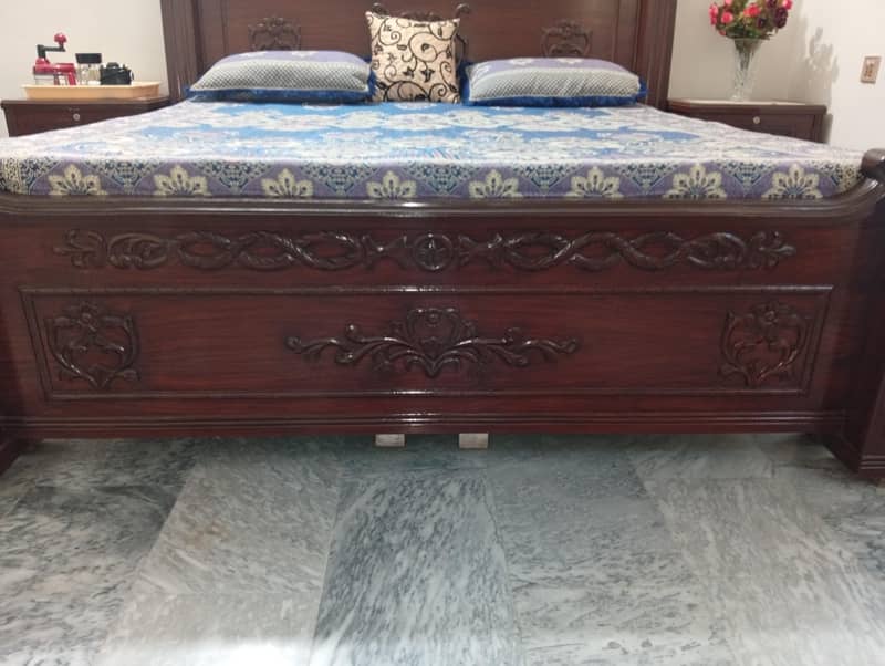 Kind Size bed with side tables 1