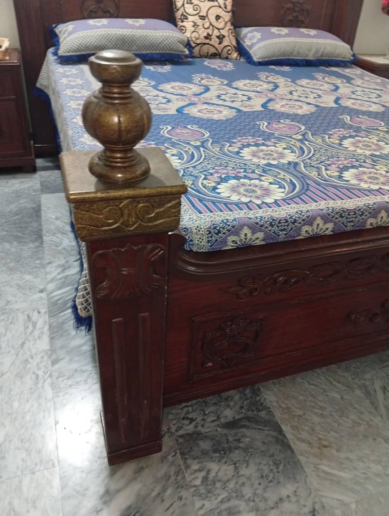 Kind Size bed with side tables 2
