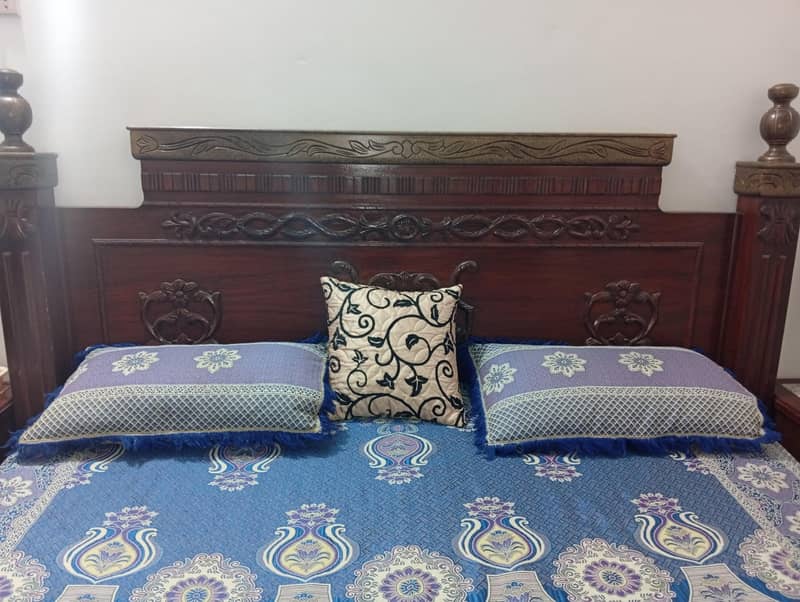 Kind Size bed with side tables 3