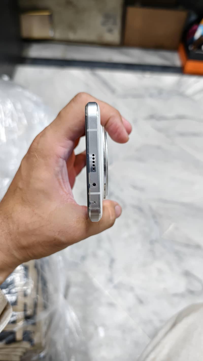 Honor Magic 6 Pro 3