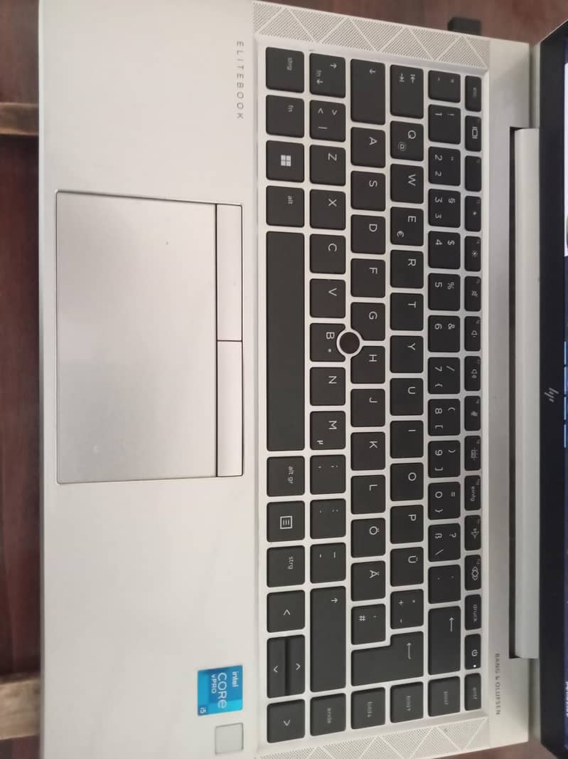 HP laptop 8
