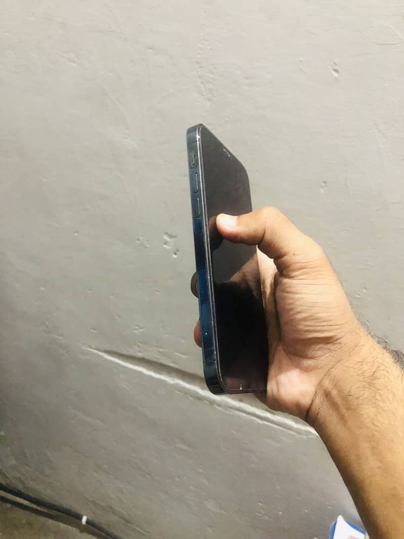 Apple iPhone 12 Pro 4