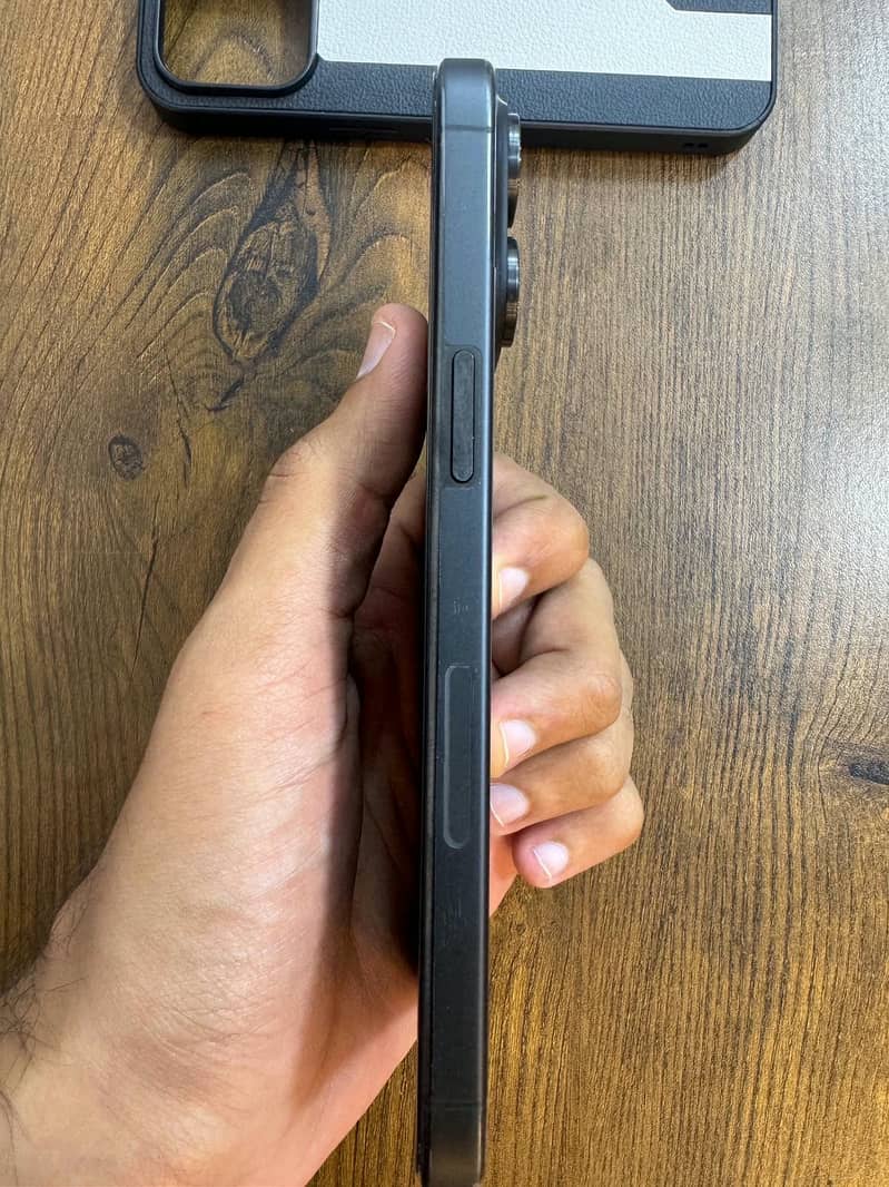 Apple iPhone 15 Pro Max 5