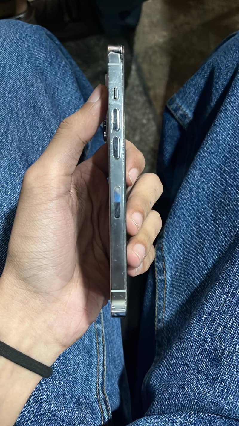 Apple iPhone 14 Pro 1