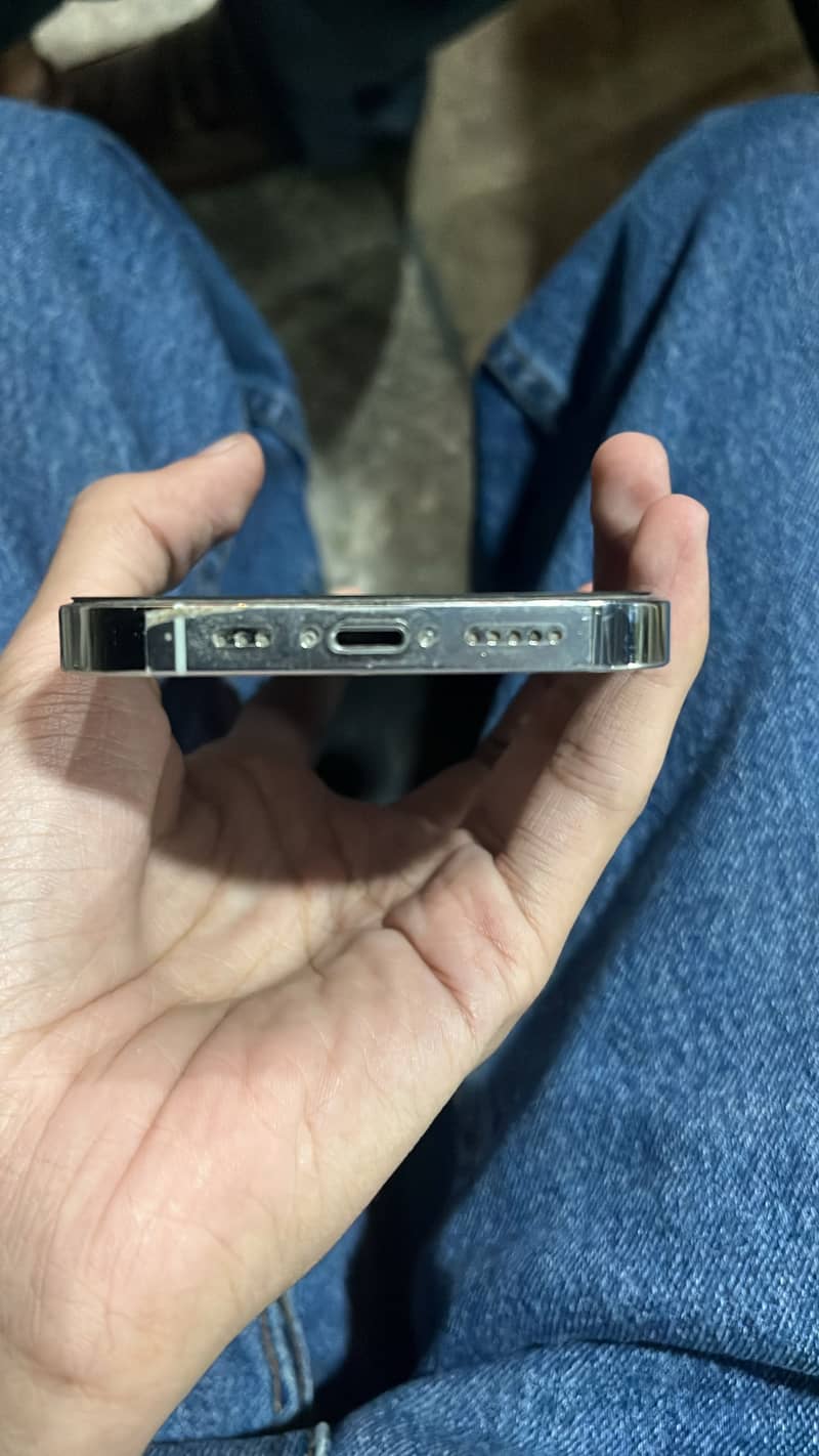 Apple iPhone 14 Pro 4