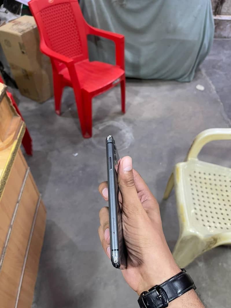 Apple iPhone 11 6