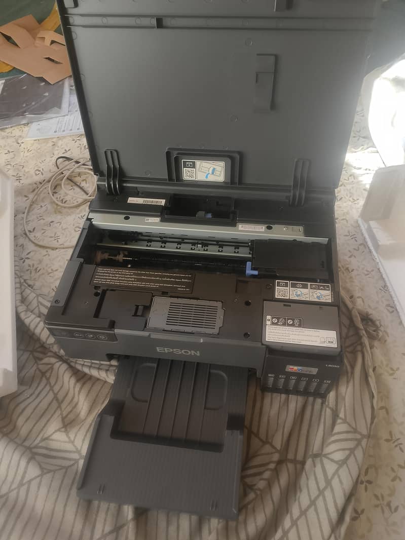 model L8050 1