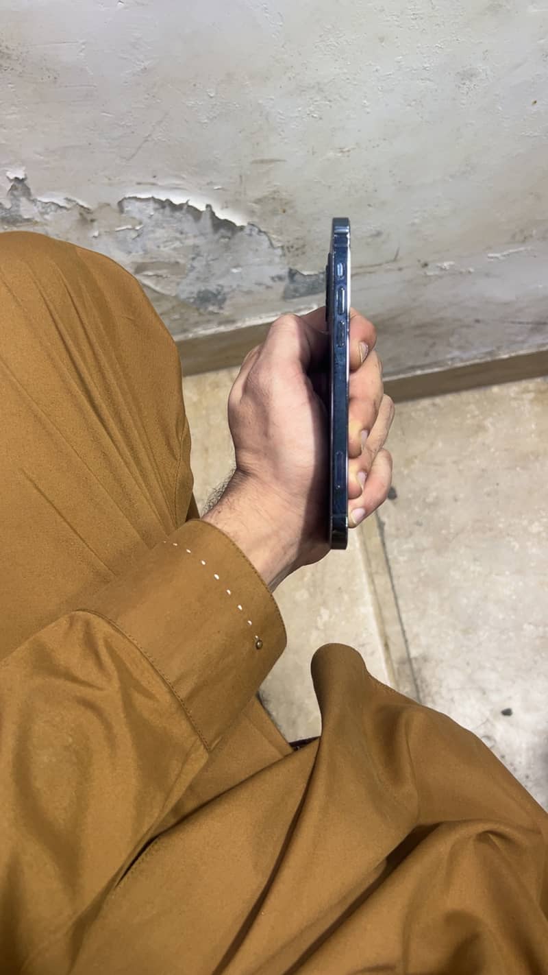 Apple iPhone 12 Pro 1