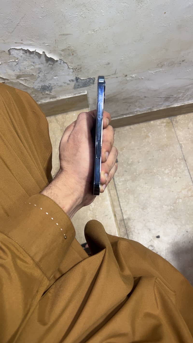 Apple iPhone 12 Pro 3