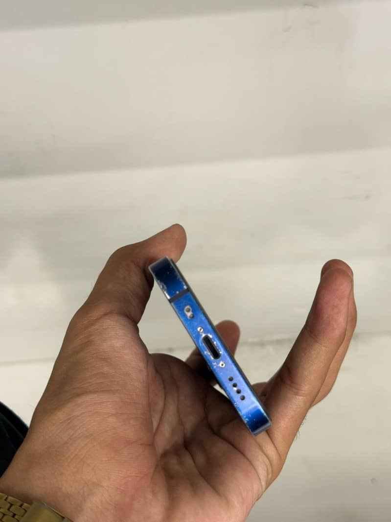 Apple iPhone 12 mini 4