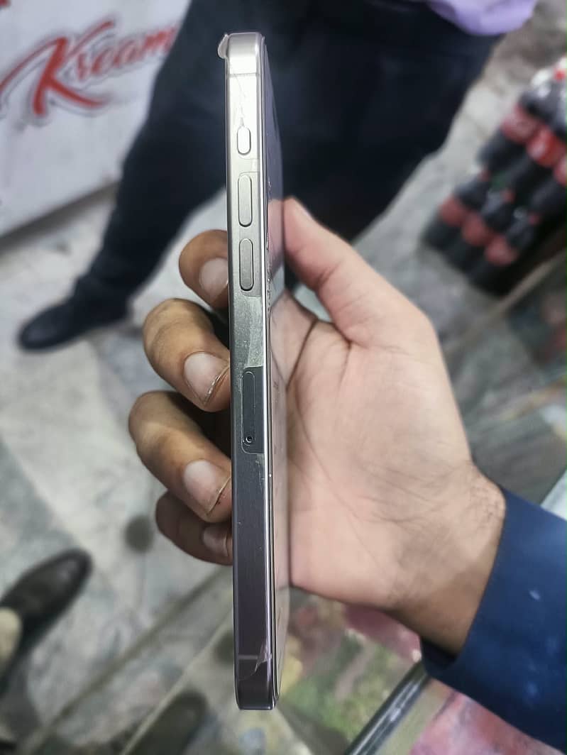 Apple iPhone 15 Pro max 1