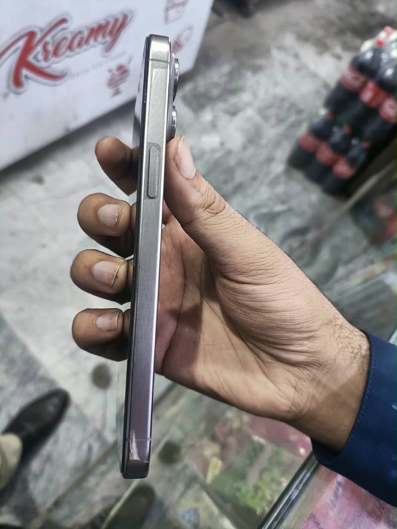 Apple iPhone 15 Pro max 3