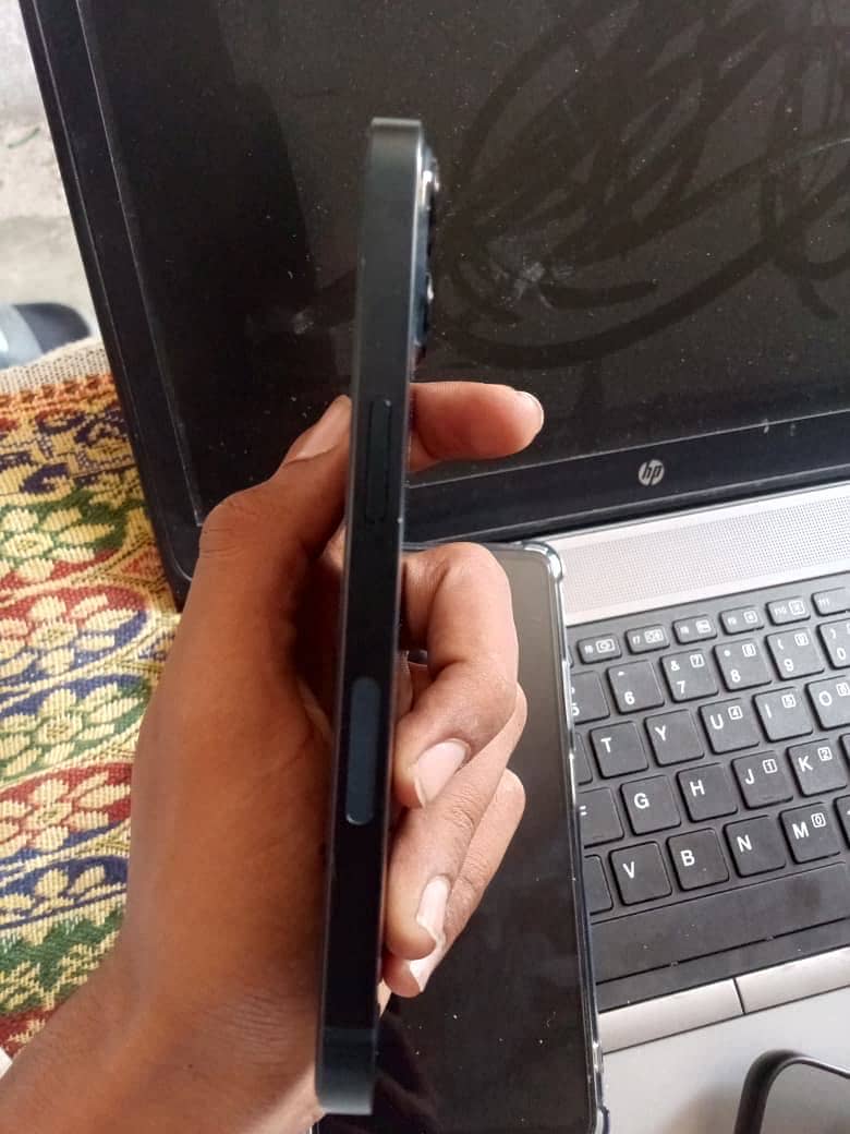 Apple iPhone 13 1
