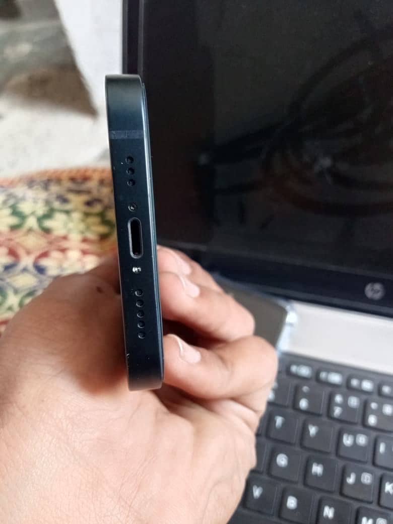Apple iPhone 13 3