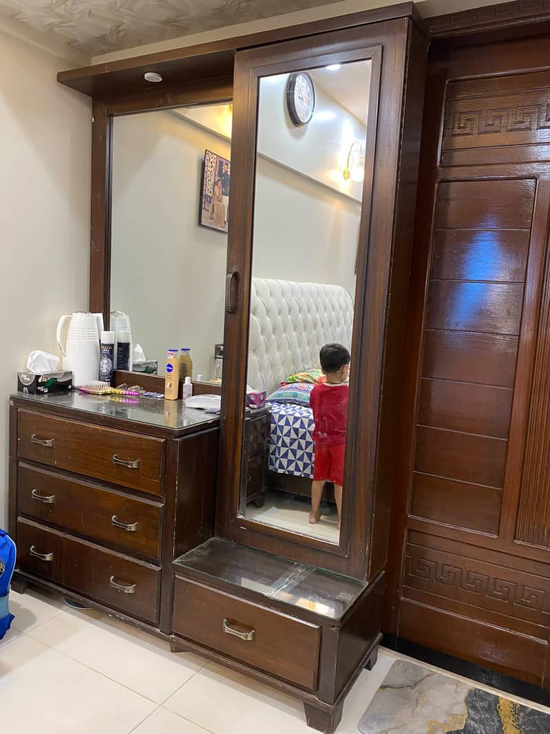 dressing table 1