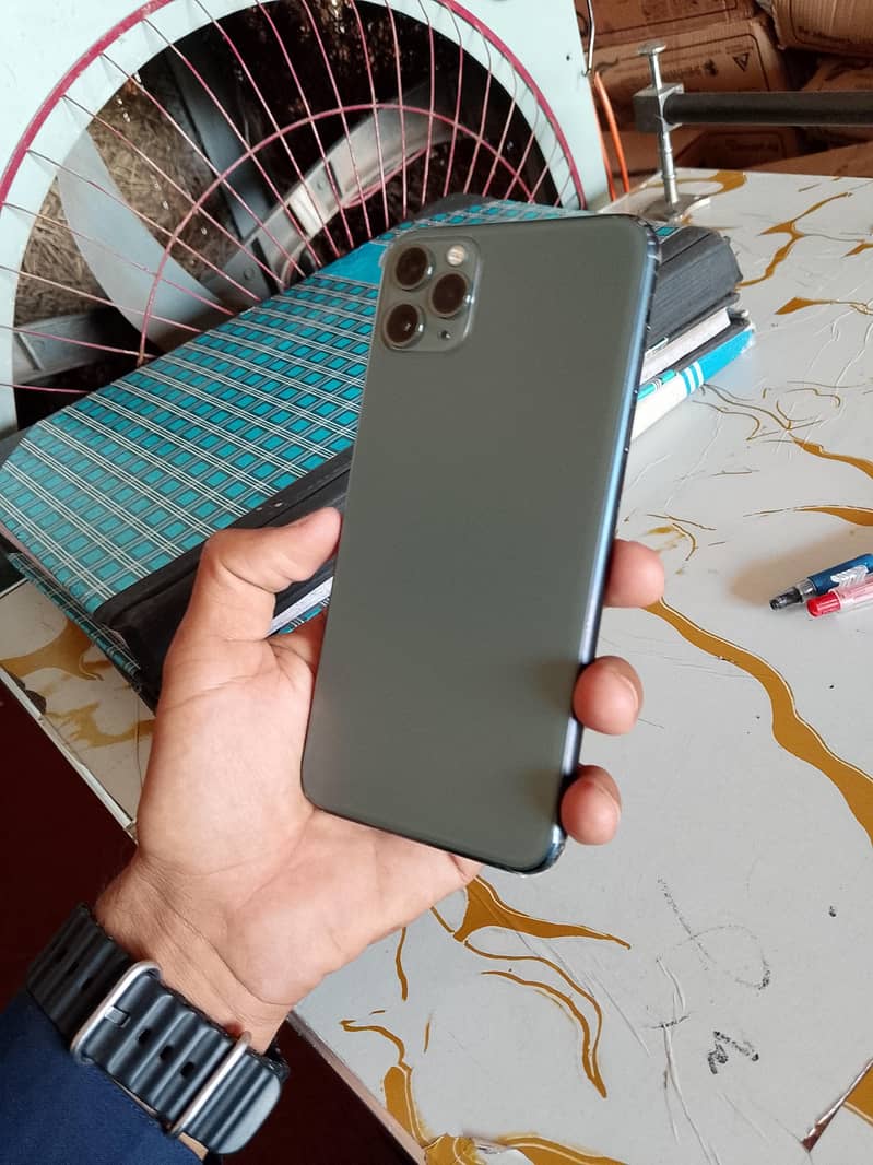 Apple iPhone 11 Pro Max 3