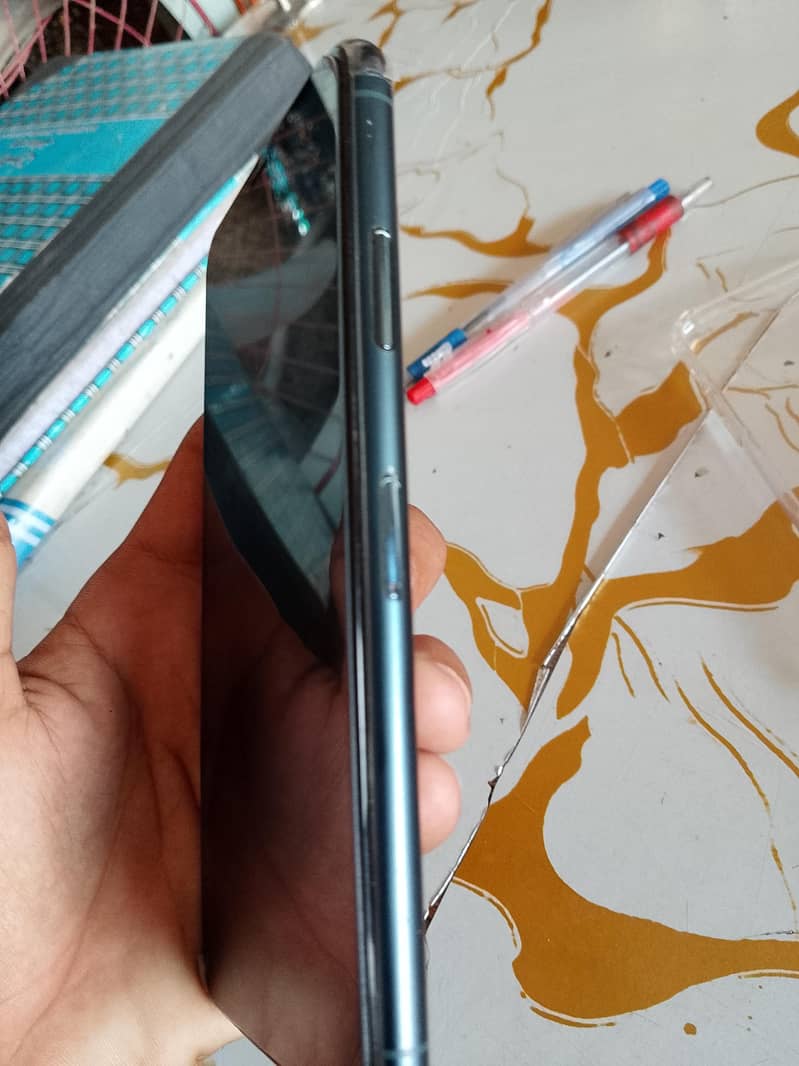 Apple iPhone 11 Pro Max 4