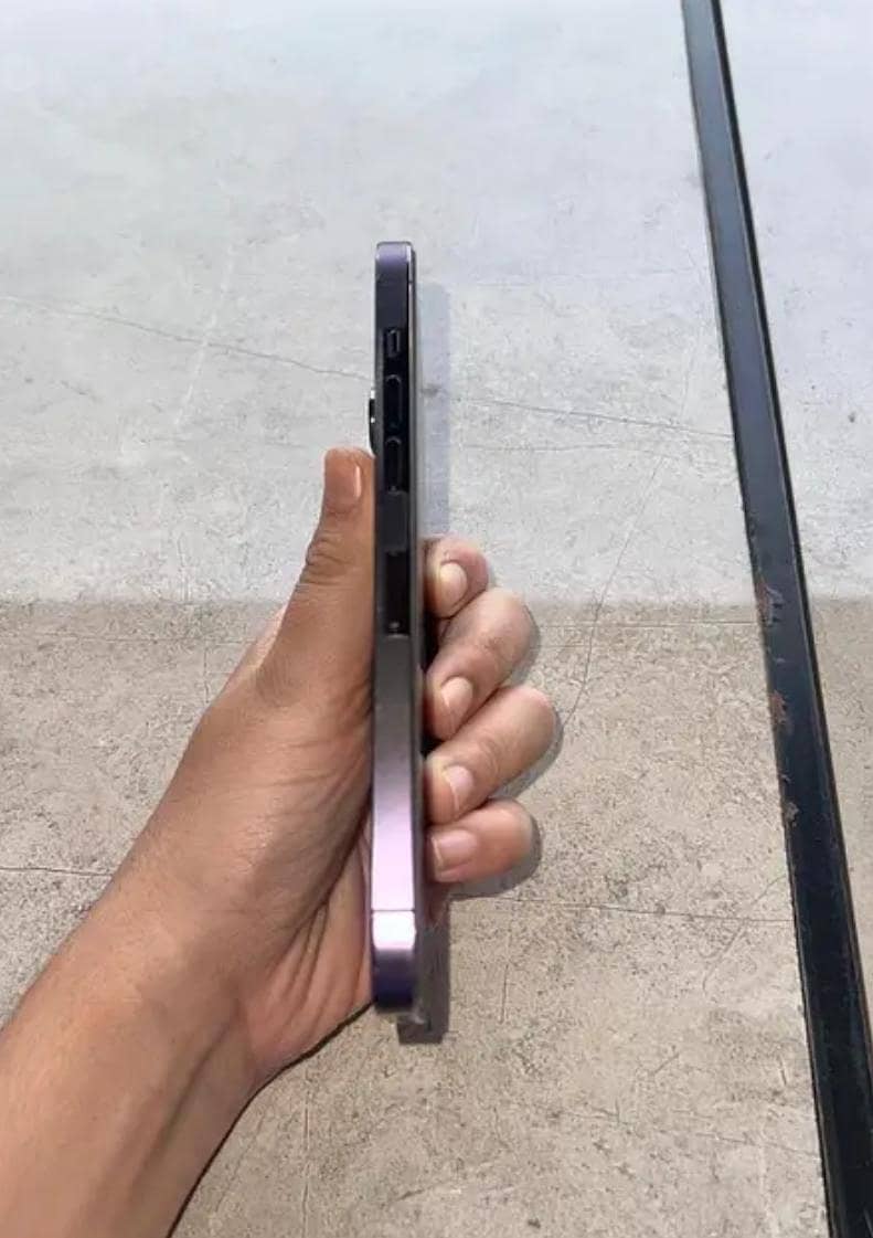 Apple iPhone 14 Pro Max 1