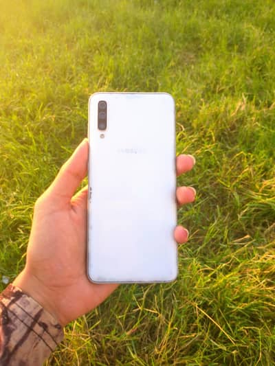 Samsung Mobile A70