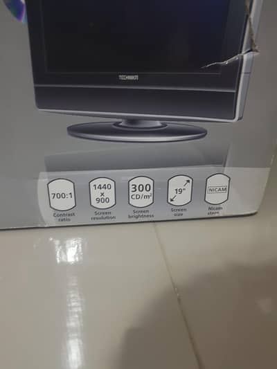 technika pro DVD built in tv 19 inch