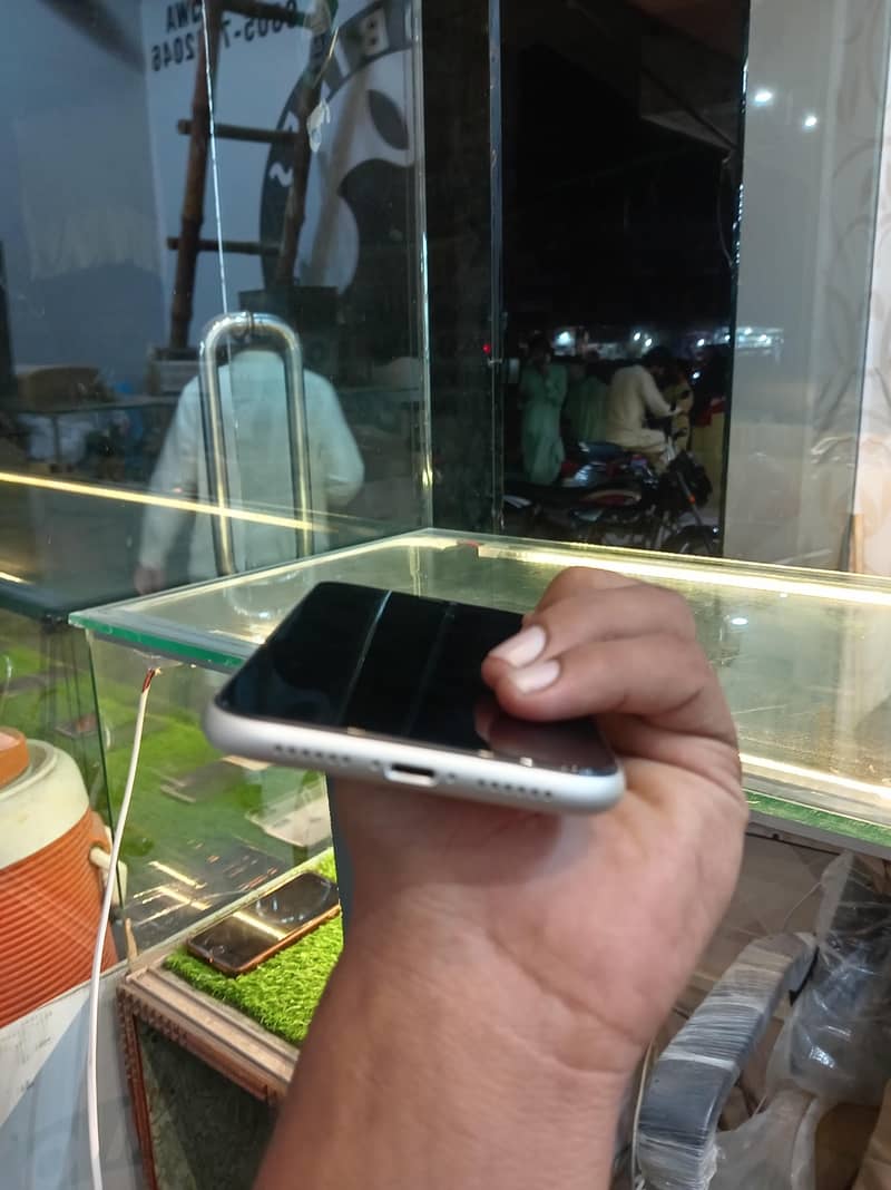 Apple iPhone 11 2