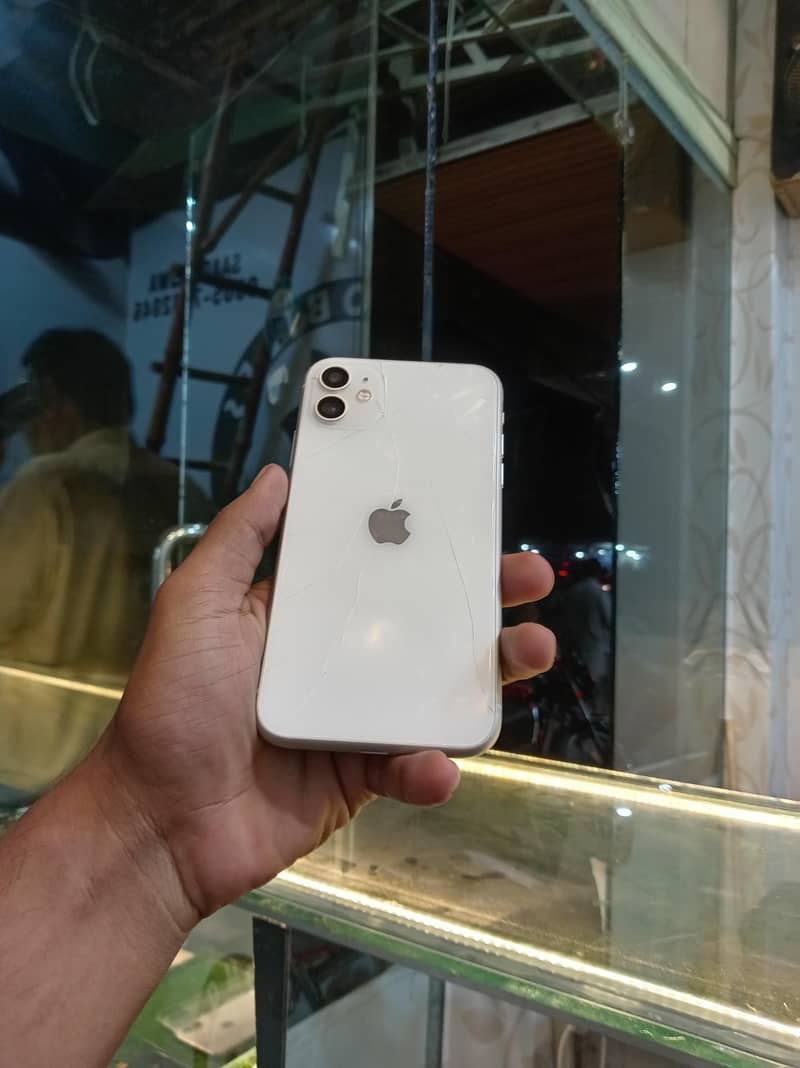 Apple iPhone 11 3