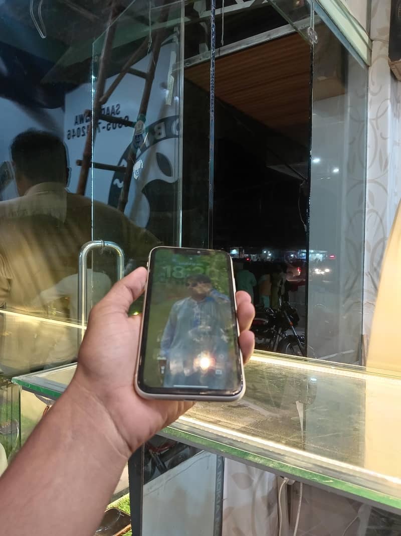 Apple iPhone 11 5