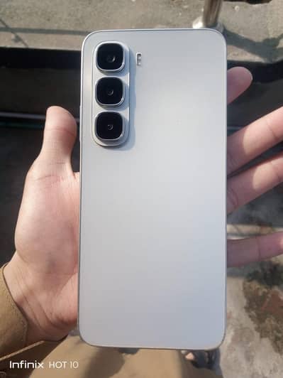 Infinix Hot 60i