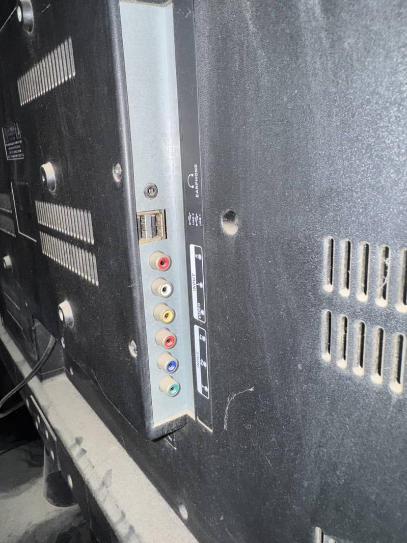 Lcd tv 4