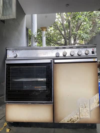 3 stoves with owen