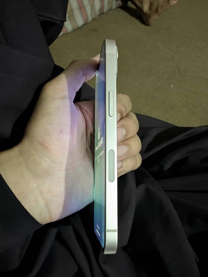 Apple iPhone 13 1