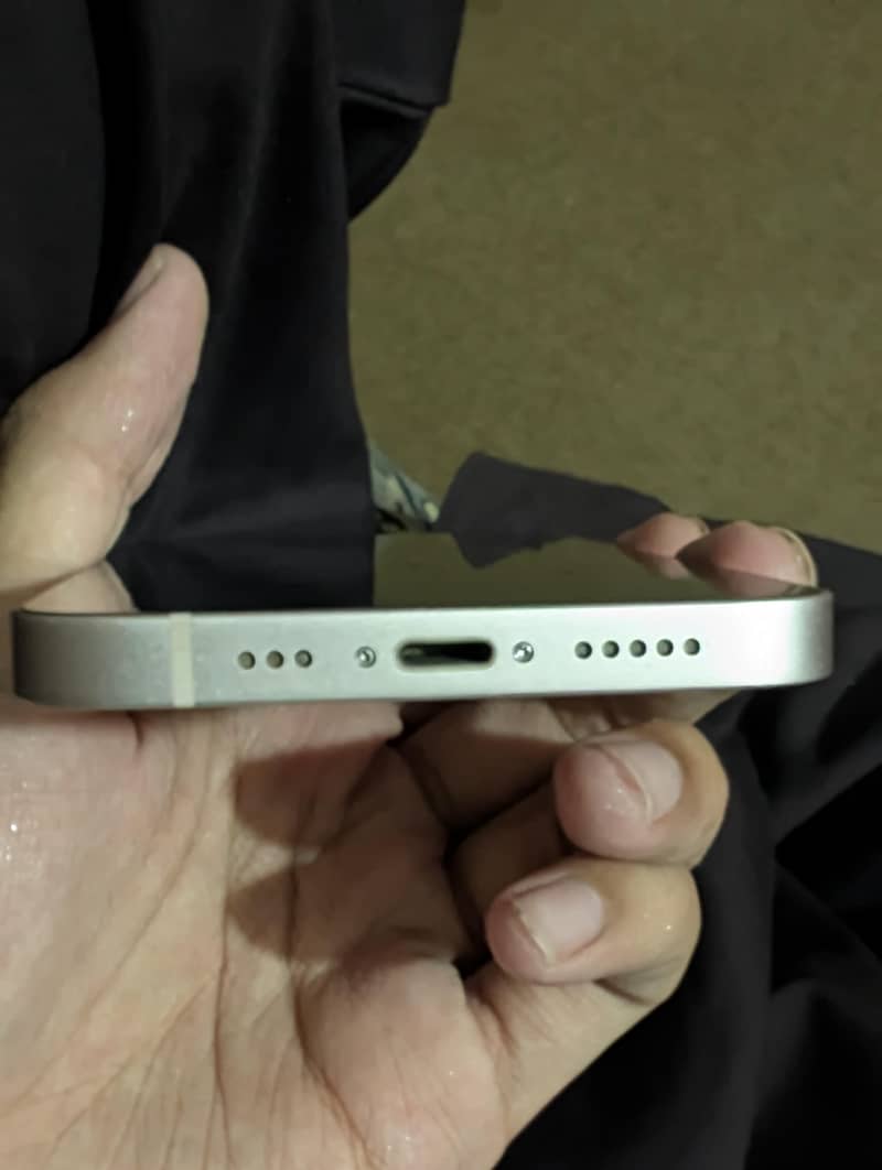 Apple iPhone 13 4