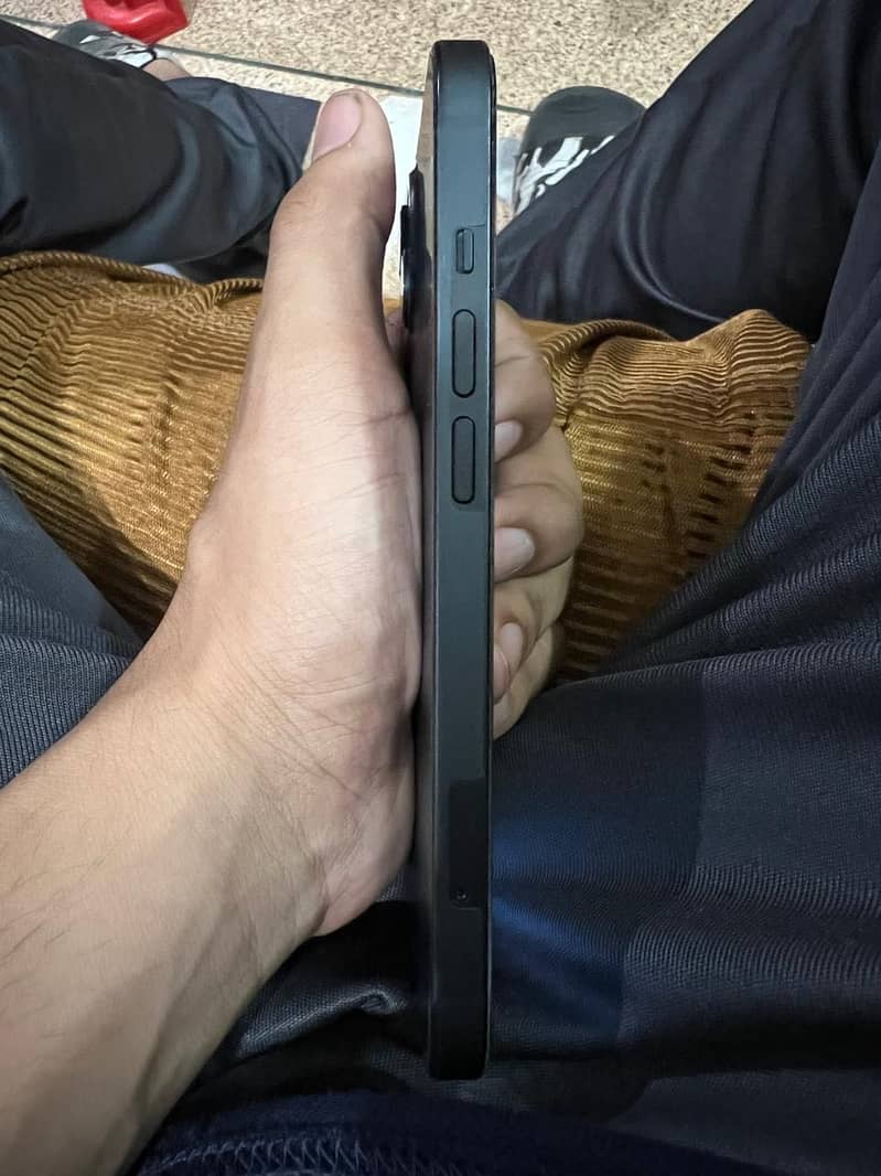 Apple iPhone 13 3