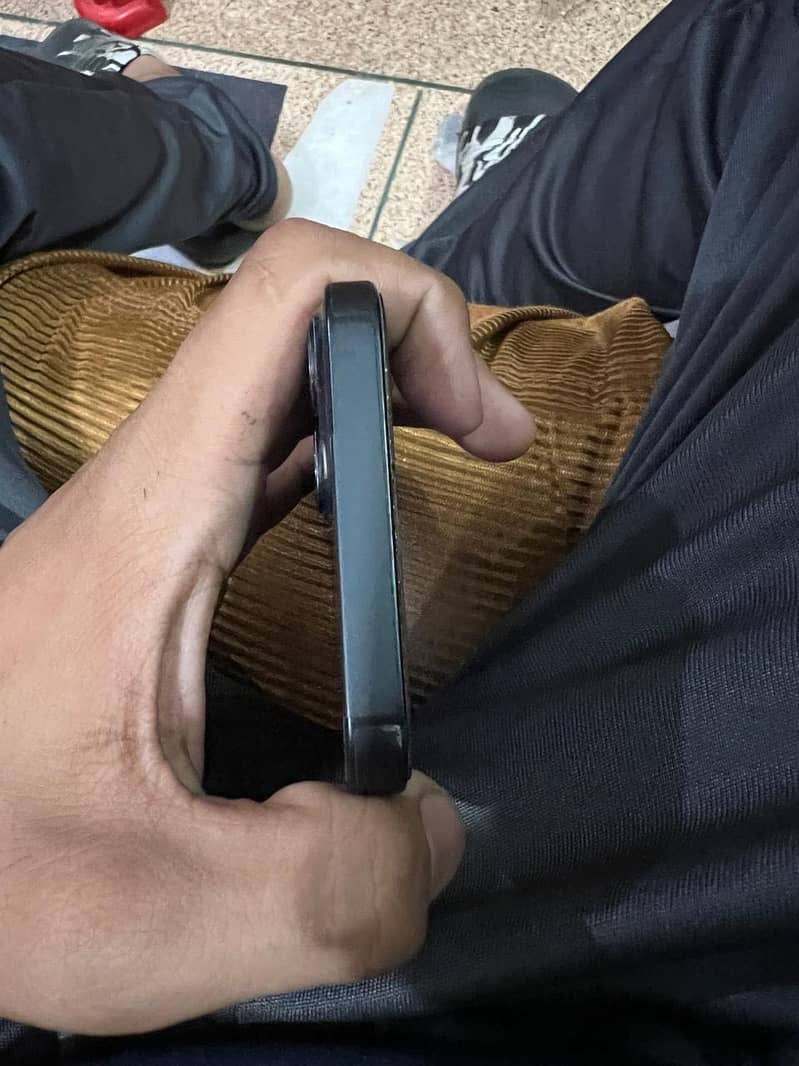 Apple iPhone 13 4
