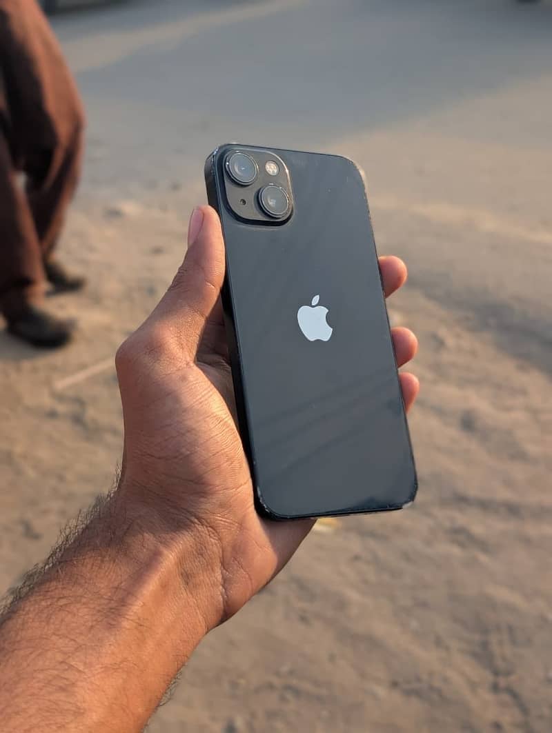 iPhone 13 (Read Description). 0