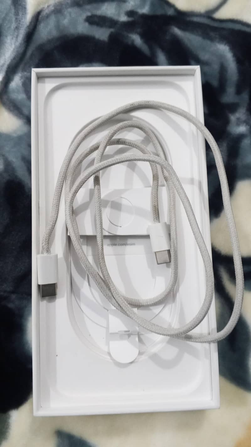 Apple iPhone 17 Pro Max 4