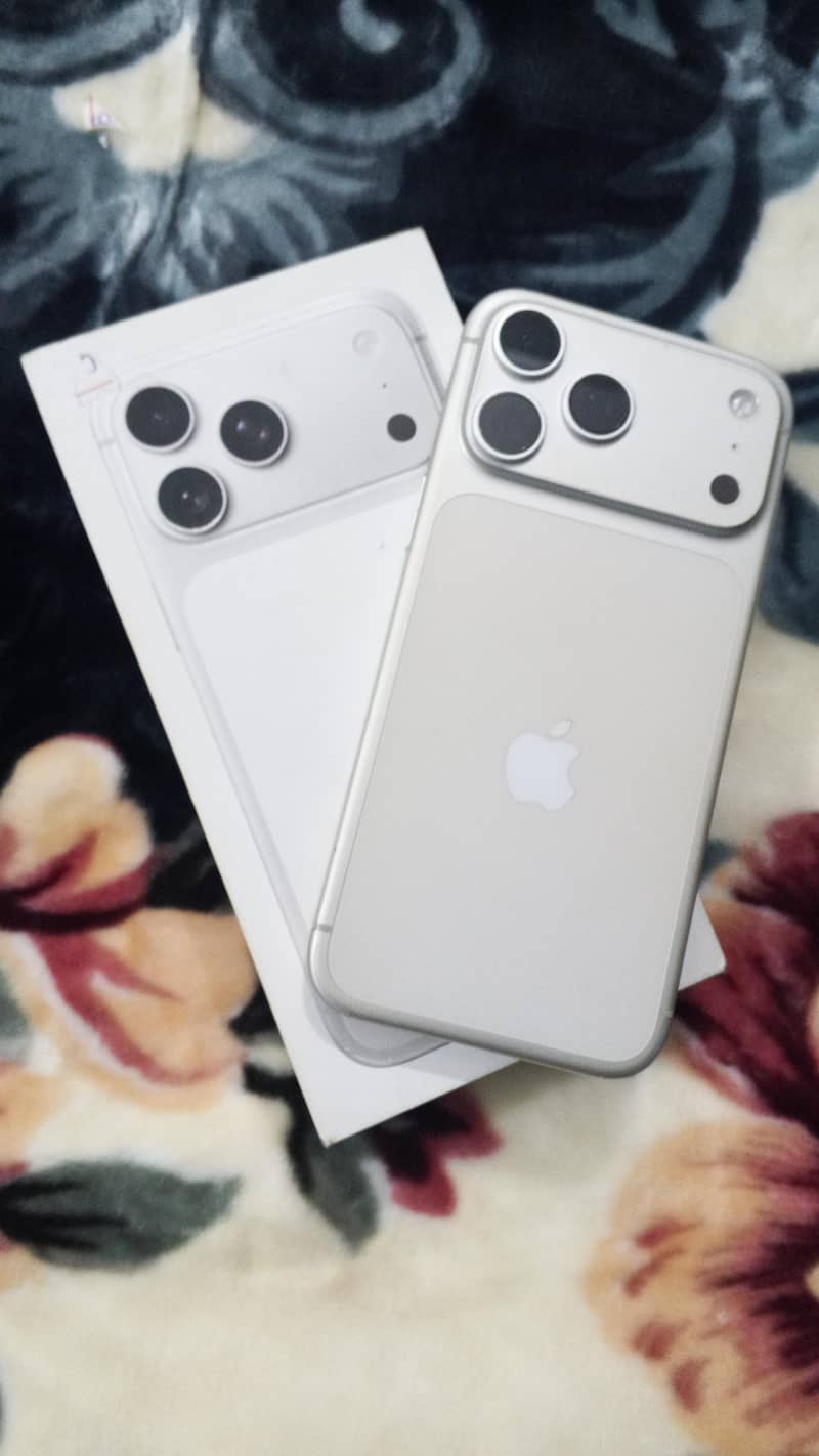 Apple iPhone 17 Pro Max 5