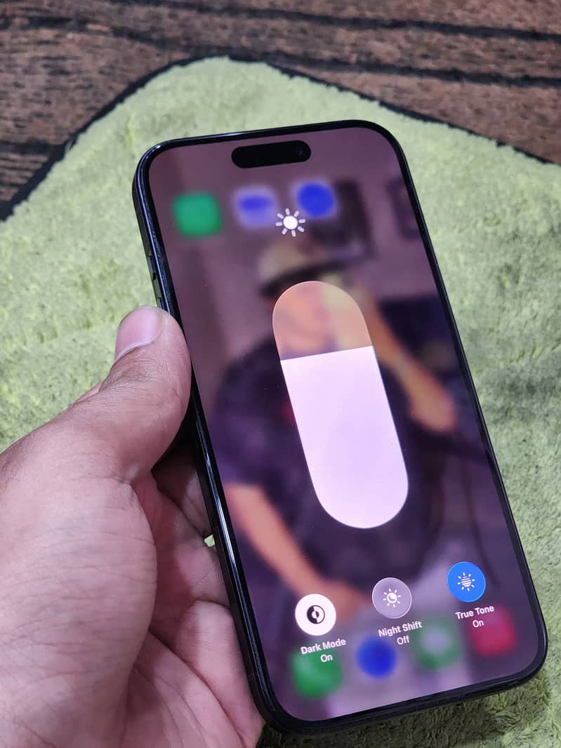 Apple iPhone 15 Pro 3