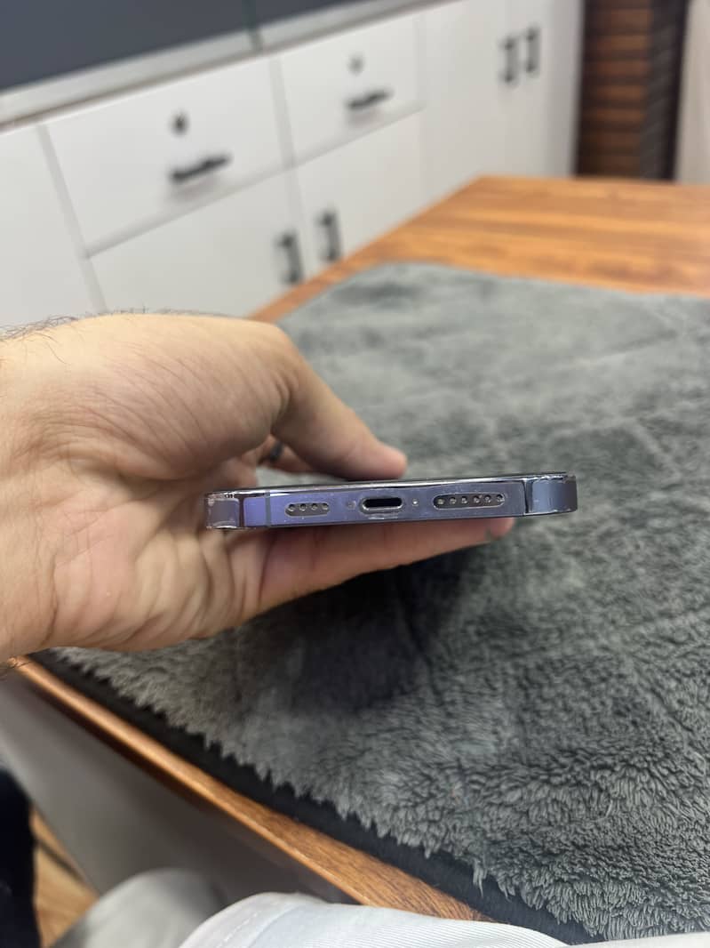 Apple iPhone 13 Pro Max 4