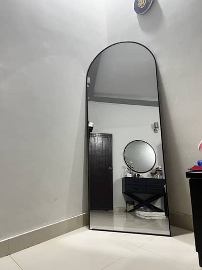 Standing mirror